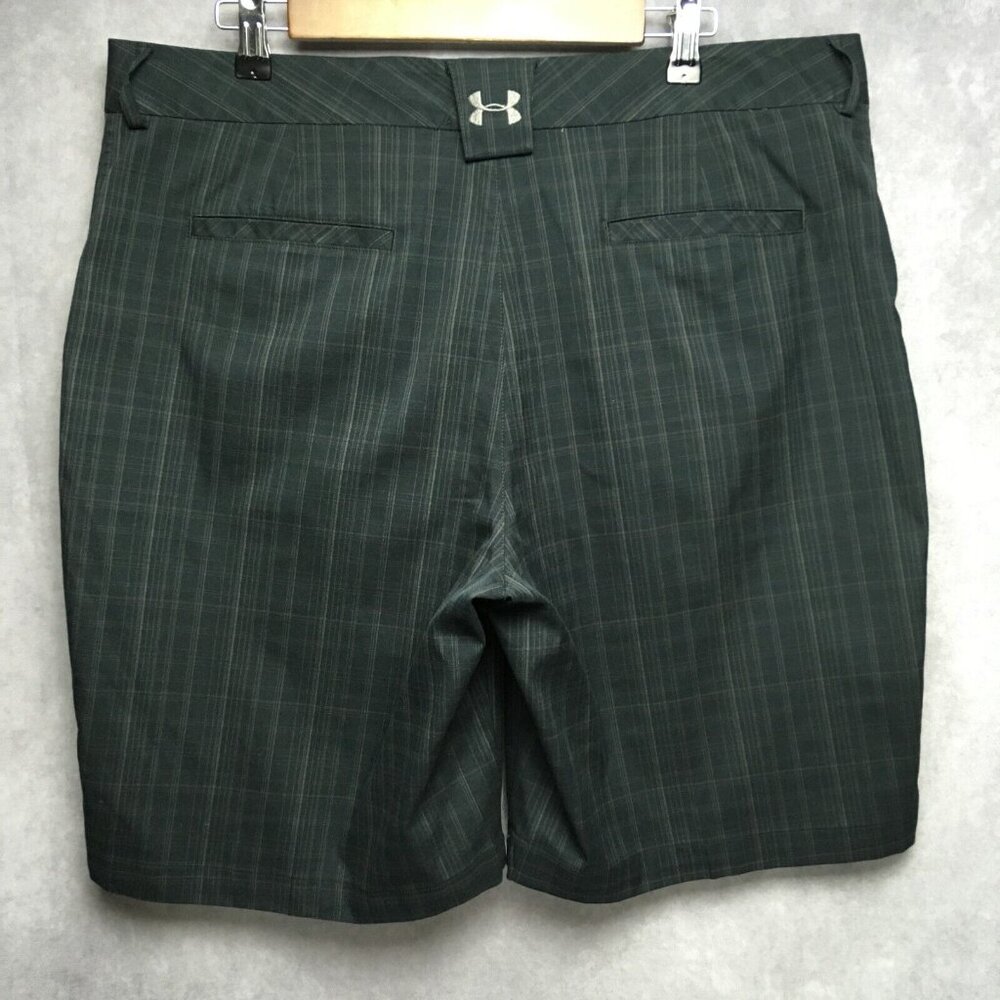 Under Armour Mens Plaid Golf Shorts size 36 Black Gray Flat Front Polyester‎